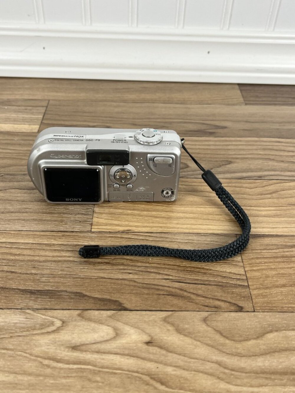 Sony Cyber-shot DSC-P9 4.0MP Digital Camera - Silver No Charger - Picture 4 of 10